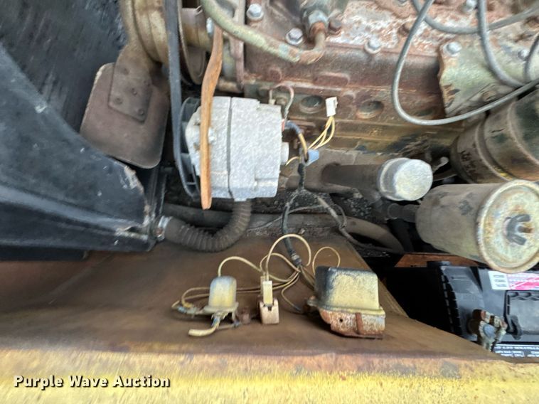 image for item DO0561 1971 Hyster H150F forklift