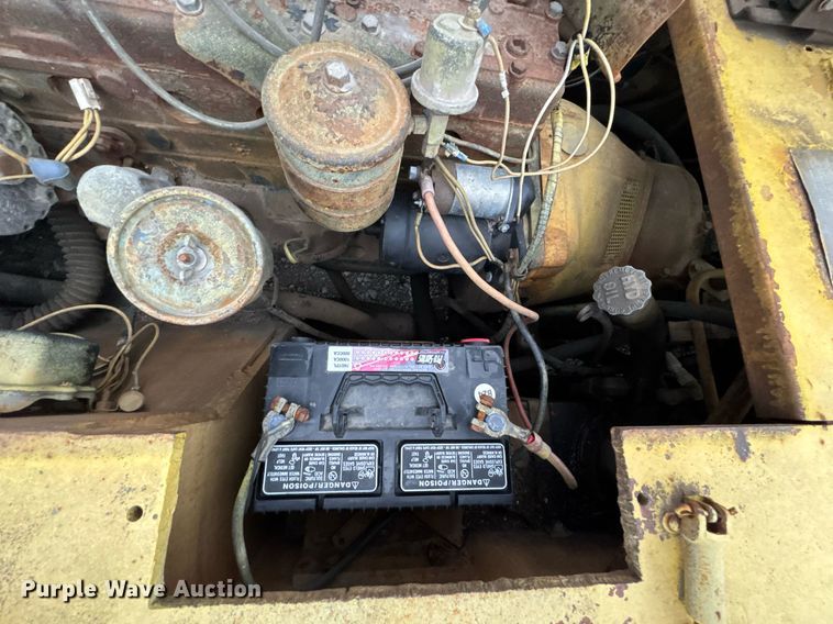 image for item DO0561 1971 Hyster H150F forklift