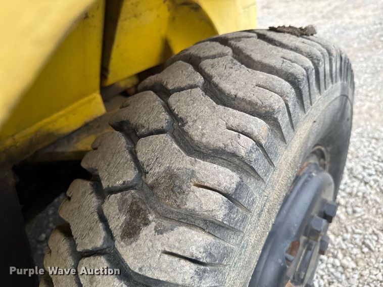 image for item DO0561 1971 Hyster H150F forklift