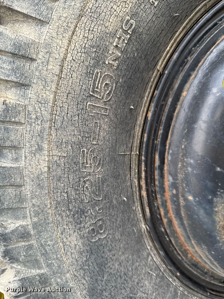 image for item DO0561 1971 Hyster H150F forklift