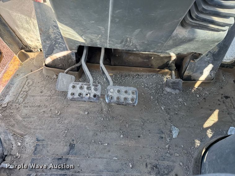 image for item DO7641 1997 Case 580 Super L backhoe