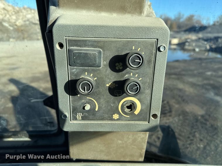 image for item DO7641 1997 Case 580 Super L backhoe