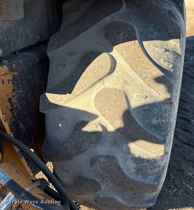 image for item DO7641 1997 Case 580 Super L backhoe