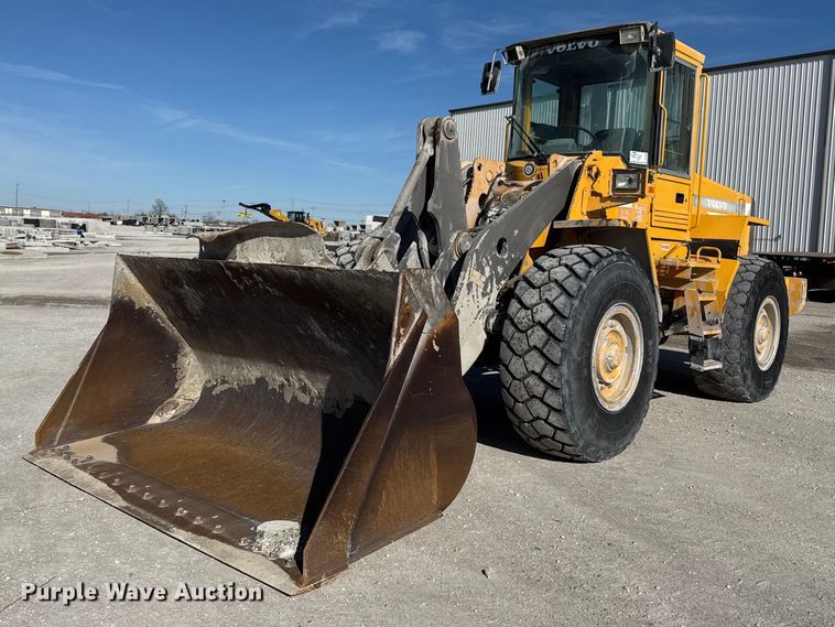 image for item DO7665 1998 Volvo L90C wheel loader