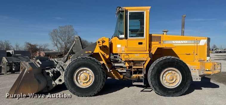 image for item DO7665 1998 Volvo L90C wheel loader