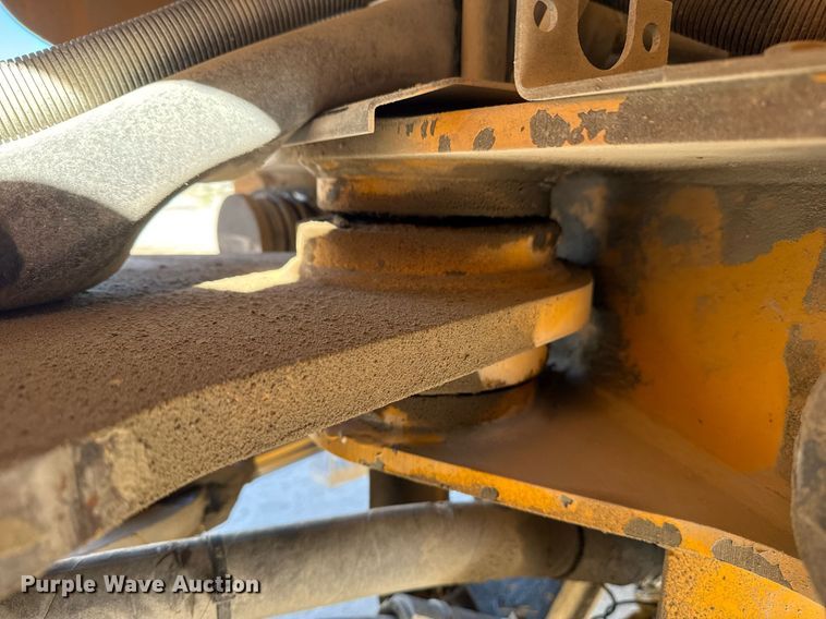 image for item DO7665 1998 Volvo L90C wheel loader