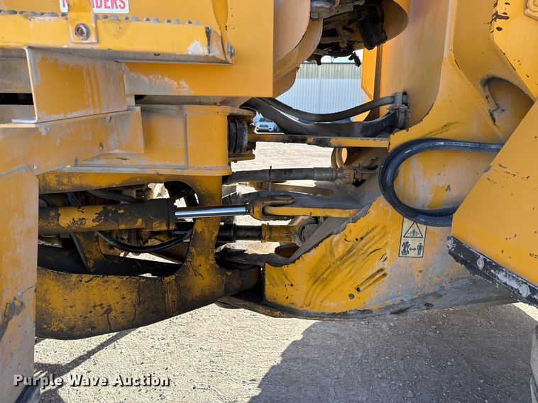 image for item DO7665 1998 Volvo L90C wheel loader