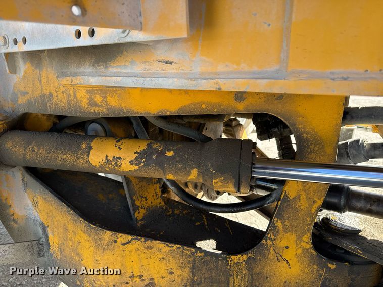 image for item DO7665 1998 Volvo L90C wheel loader