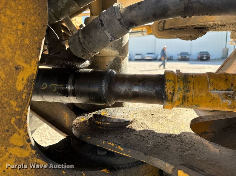 image for item DO7665 1998 Volvo L90C wheel loader