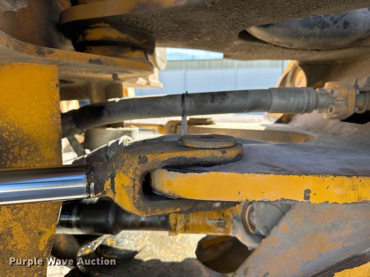 image for item DO7665 1998 Volvo L90C wheel loader