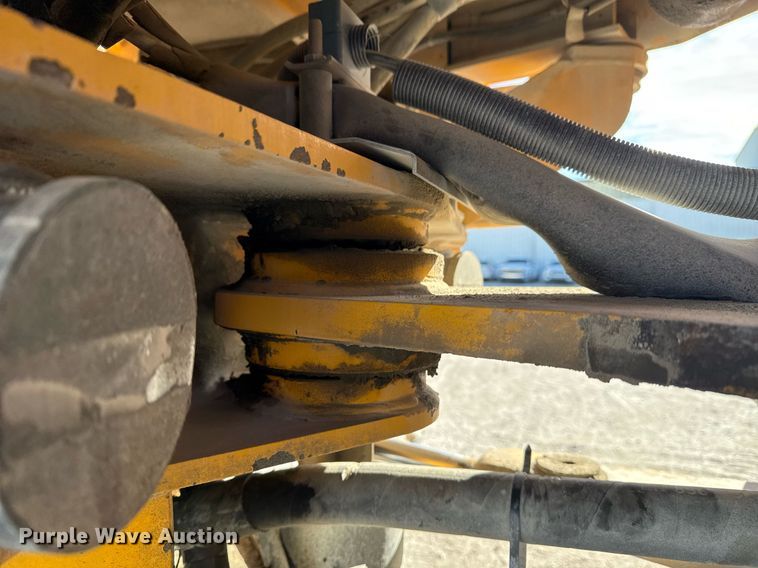 image for item DO7665 1998 Volvo L90C wheel loader