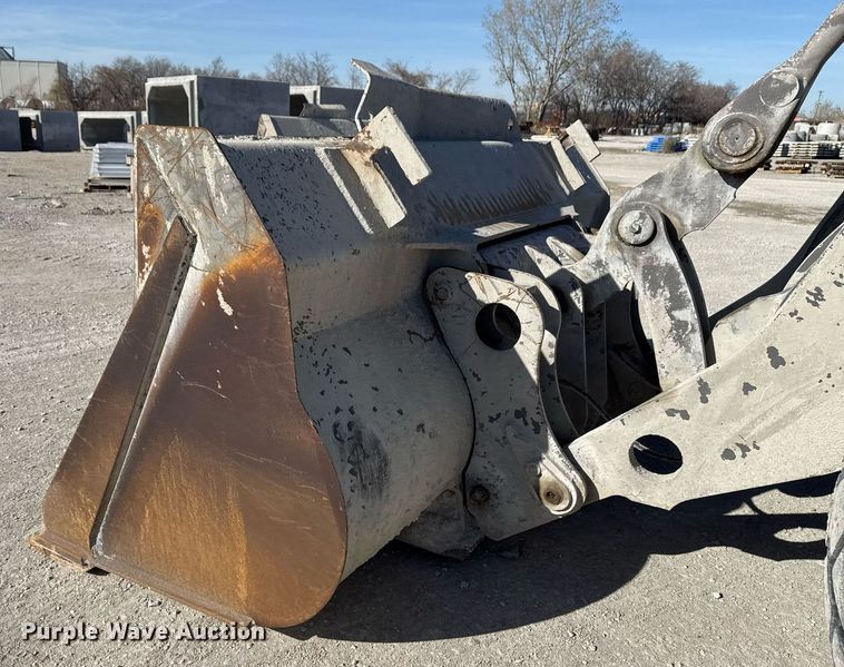 image for item DO7665 1998 Volvo L90C wheel loader