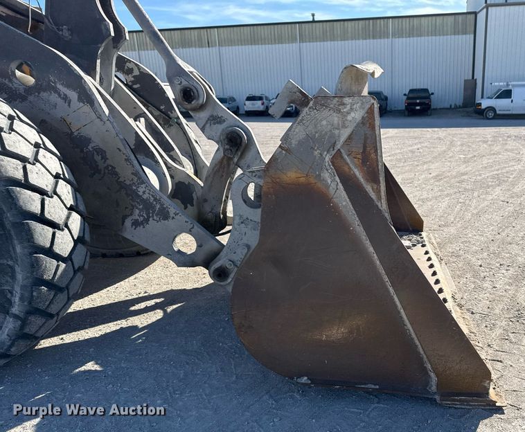 image for item DO7665 1998 Volvo L90C wheel loader