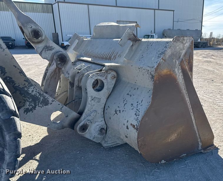 image for item DO7665 1998 Volvo L90C wheel loader