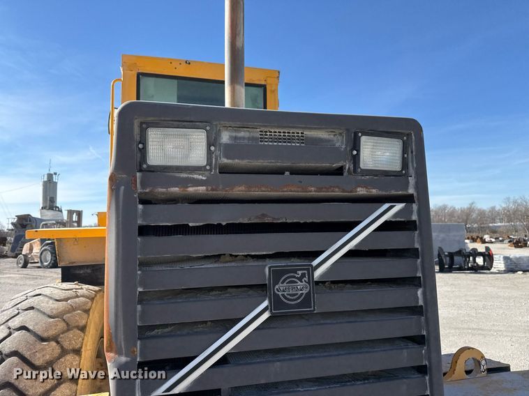 image for item DO7665 1998 Volvo L90C wheel loader