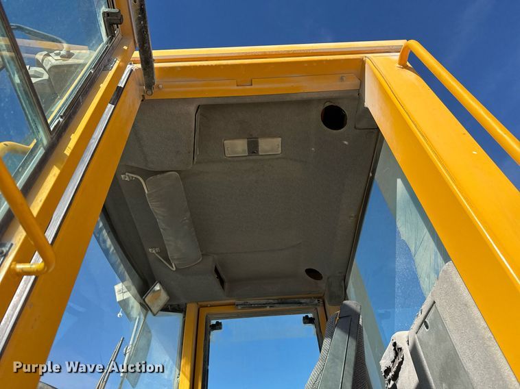 image for item DO7665 1998 Volvo L90C wheel loader