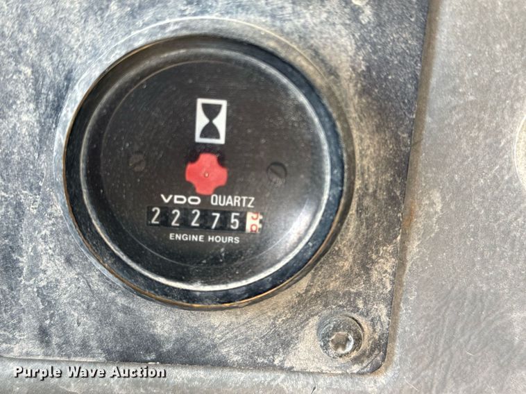 image for item DO7665 1998 Volvo L90C wheel loader