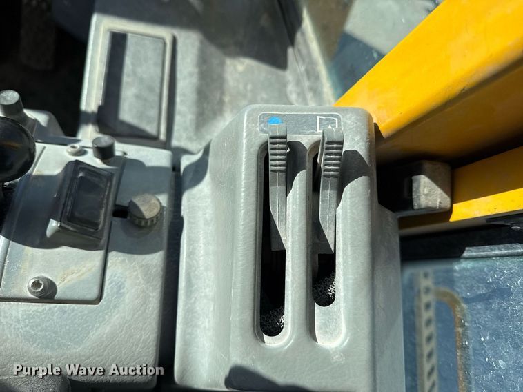 image for item DO7665 1998 Volvo L90C wheel loader