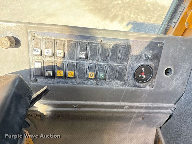 image for item DO7665 1998 Volvo L90C wheel loader