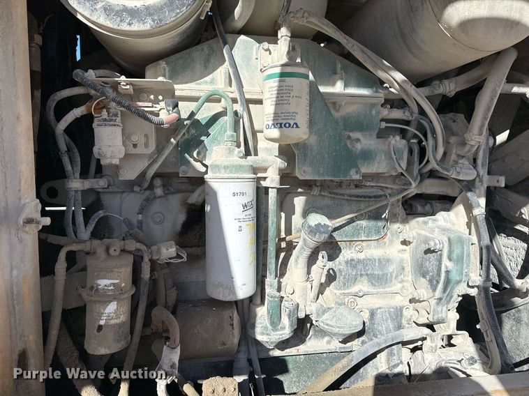 image for item DO7665 1998 Volvo L90C wheel loader