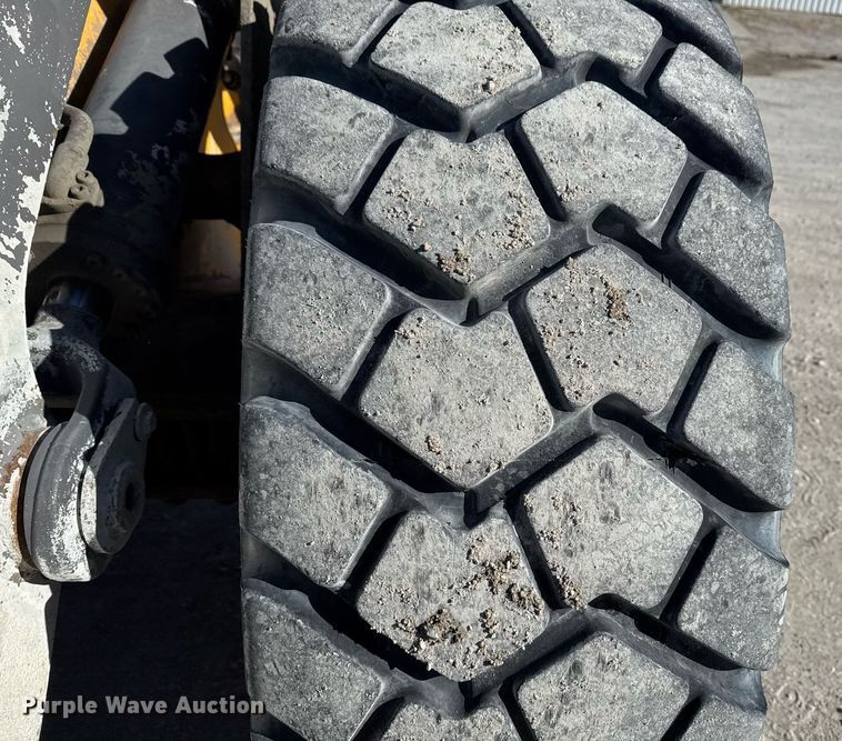 image for item DO7665 1998 Volvo L90C wheel loader