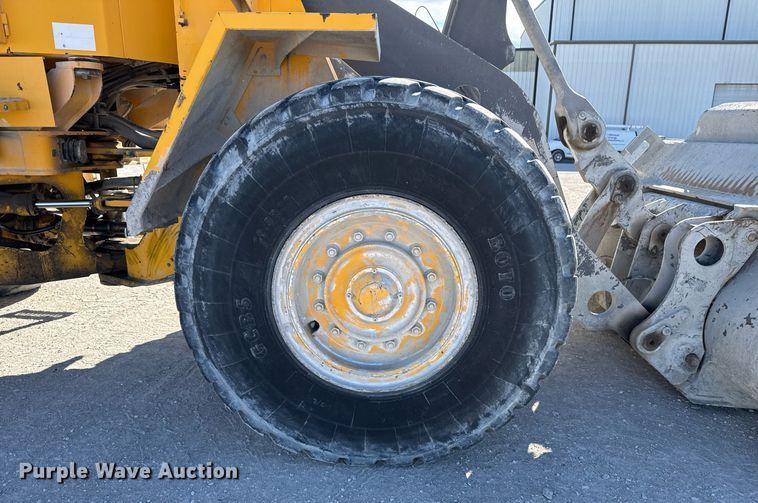 image for item DO7665 1998 Volvo L90C wheel loader