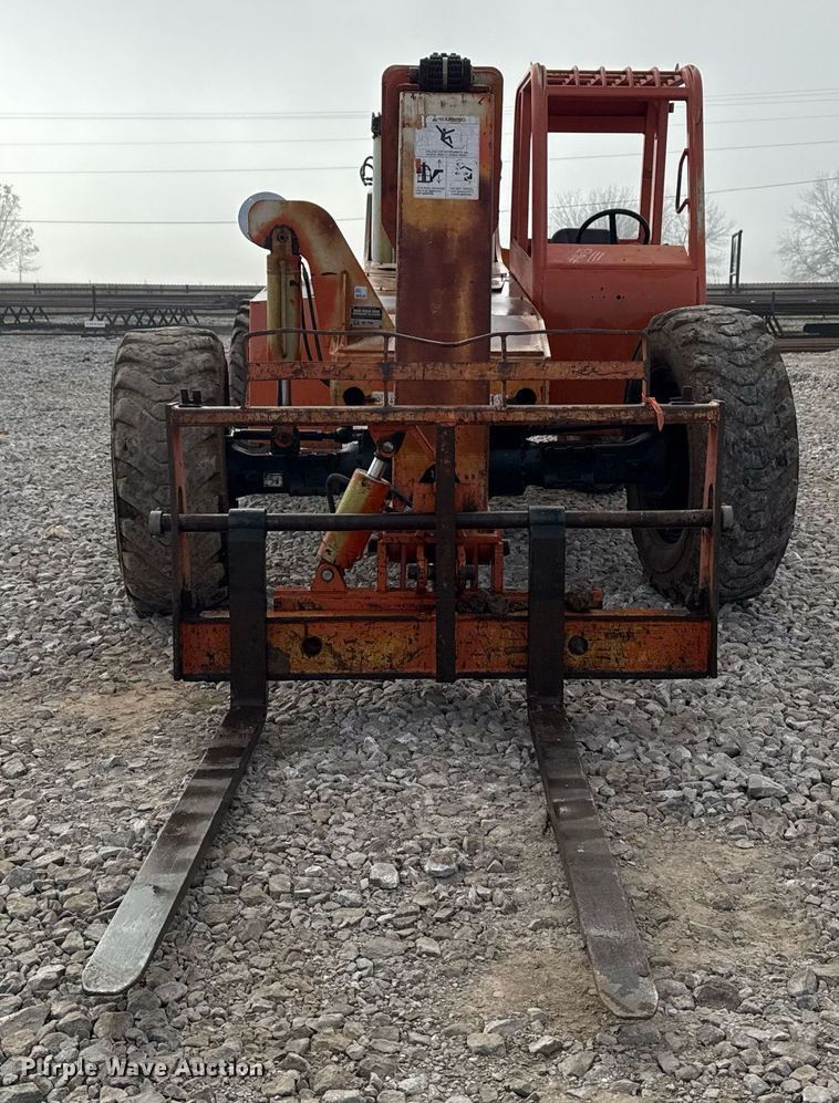 image for item DO7670 2002 Skytrak 8042 telehandler