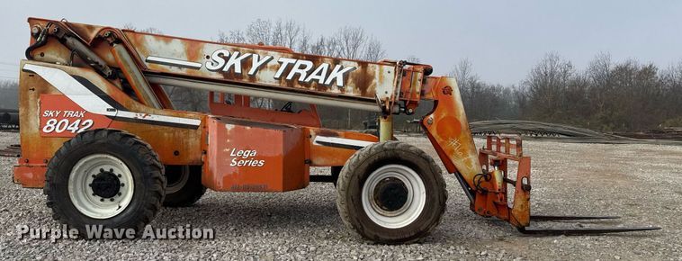 image for item DO7670 2002 Skytrak 8042 telehandler
