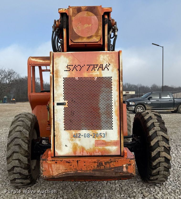 image for item DO7670 2002 Skytrak 8042 telehandler