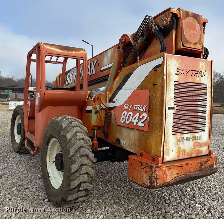 image for item DO7670 2002 Skytrak 8042 telehandler