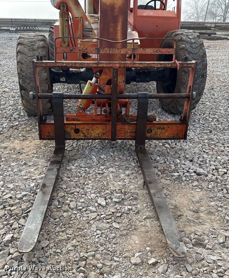 image for item DO7670 2002 Skytrak 8042 telehandler