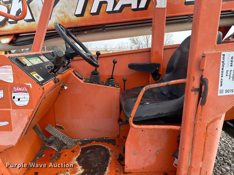 image for item DO7670 2002 Skytrak 8042 telehandler