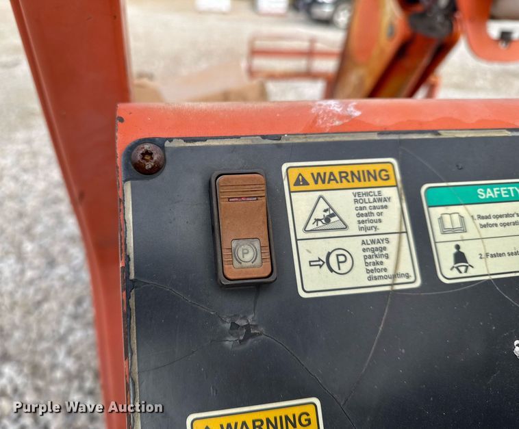 image for item DO7670 2002 Skytrak 8042 telehandler