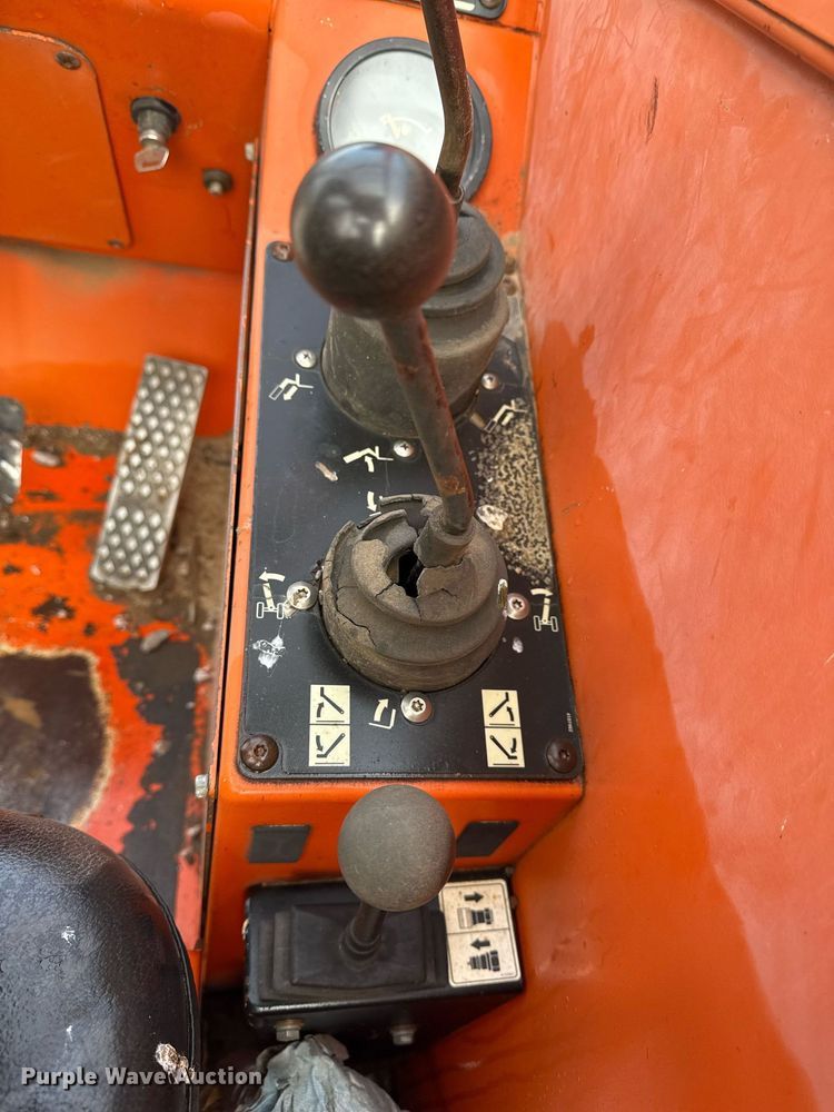 image for item DO7670 2002 Skytrak 8042 telehandler