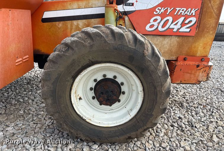 image for item DO7670 2002 Skytrak 8042 telehandler