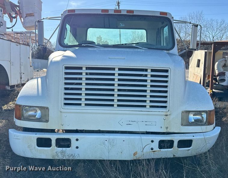 image for item DO7690 1998 International 4700 utility / service truck