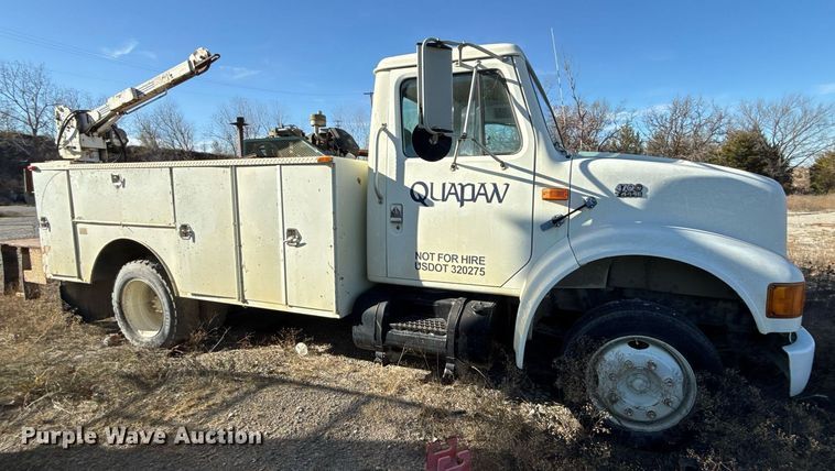 image for item DO7690 1998 International 4700 utility / service truck