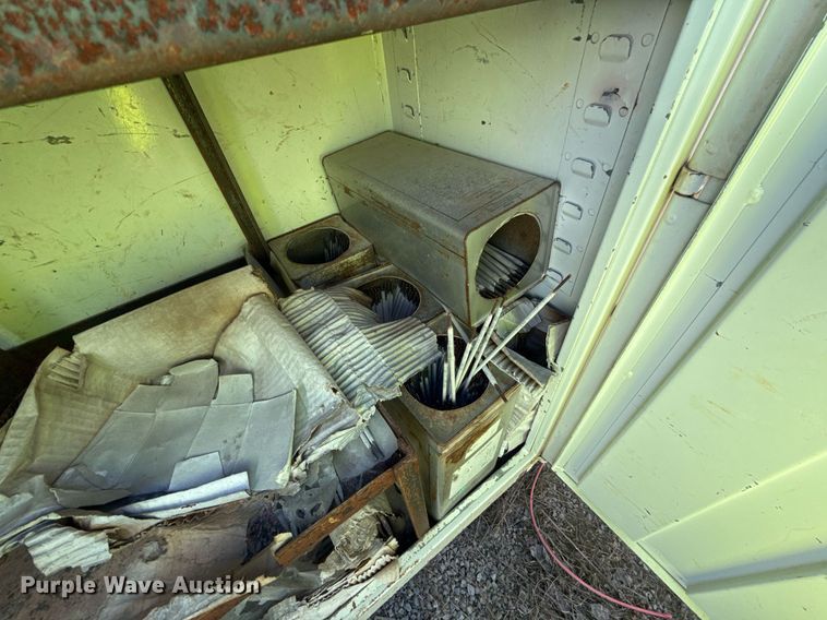 image for item DO7690 1998 International 4700 utility / service truck