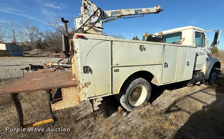 image for item DO7690 1998 International 4700 utility / service truck