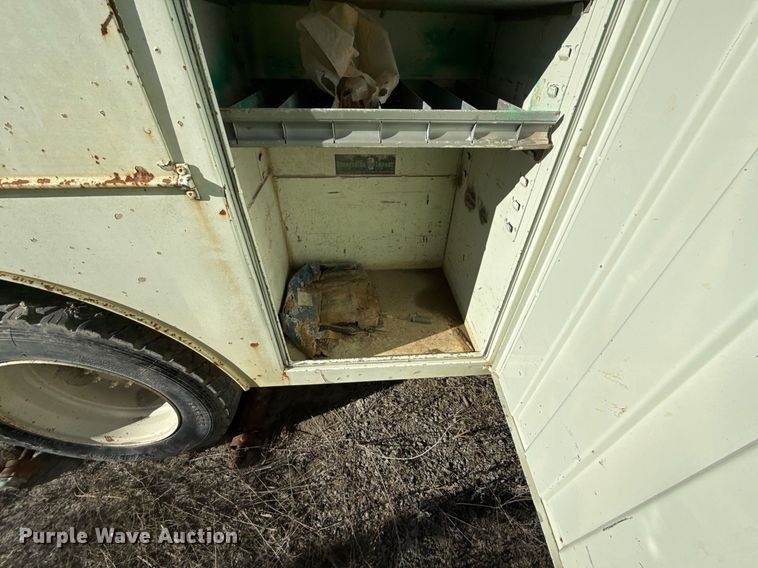 image for item DO7690 1998 International 4700 utility / service truck