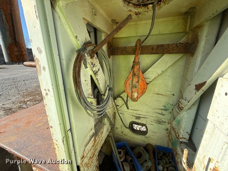 image for item DO7690 1998 International 4700 utility / service truck