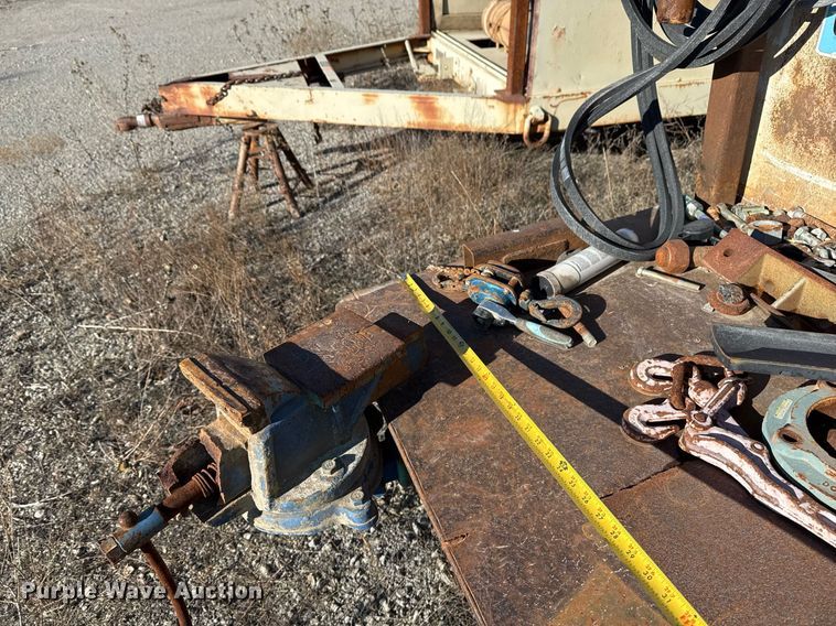 image for item DO7690 1998 International 4700 utility / service truck