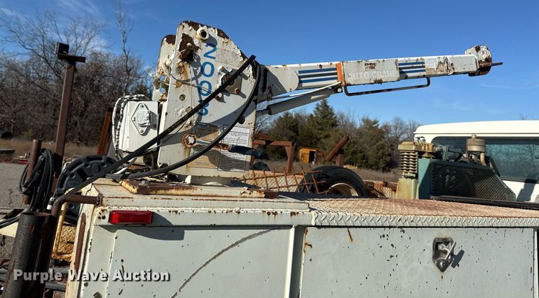 image for item DO7690 1998 International 4700 utility / service truck