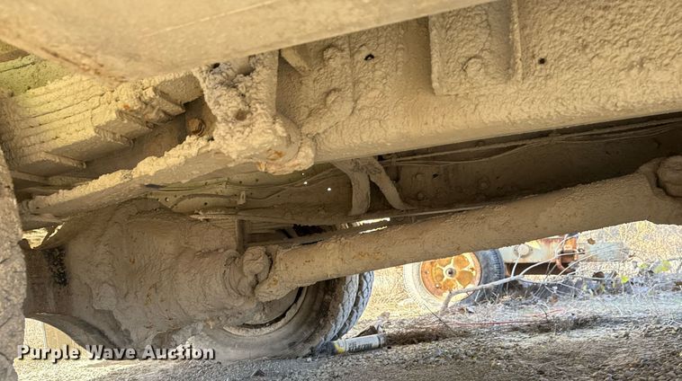 image for item DO7690 1998 International 4700 utility / service truck