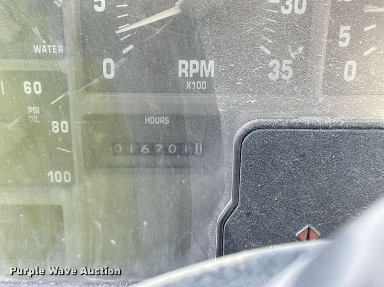 image for item DO7690 1998 International 4700 utility / service truck