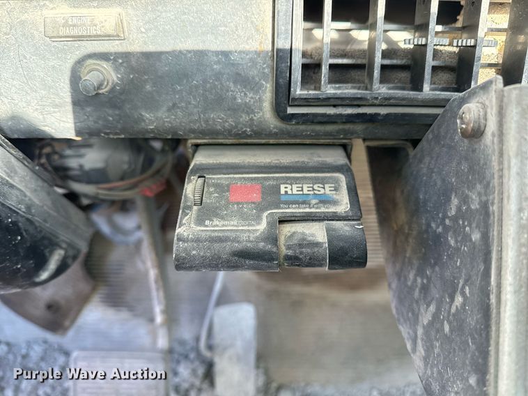 image for item DO7690 1998 International 4700 utility / service truck