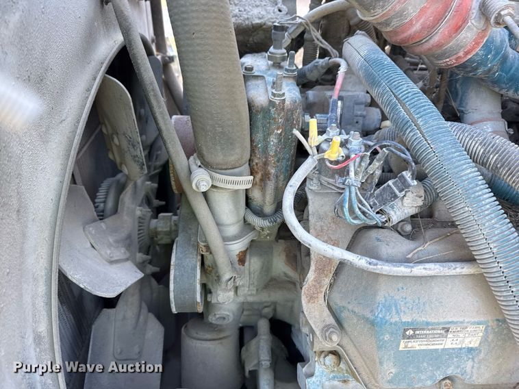 image for item DO7690 1998 International 4700 utility / service truck