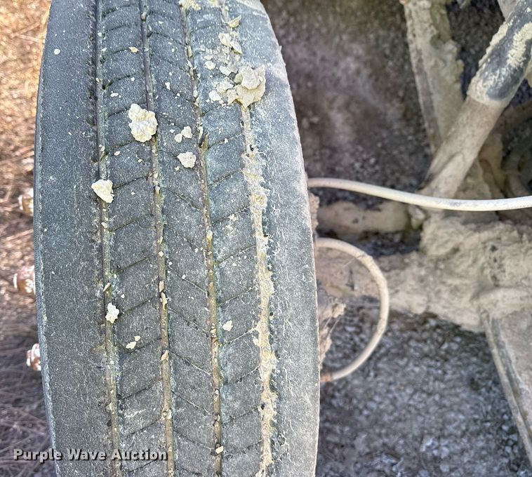 image for item DO7690 1998 International 4700 utility / service truck