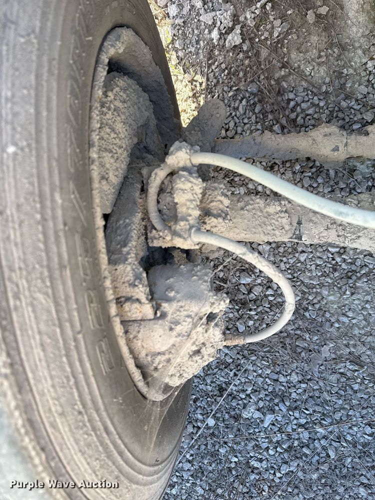 image for item DO7690 1998 International 4700 utility / service truck