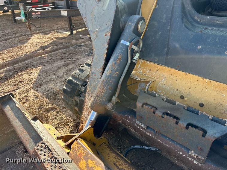 image for item DP6020 2012 John Deere 333D tracked skid steer loader
